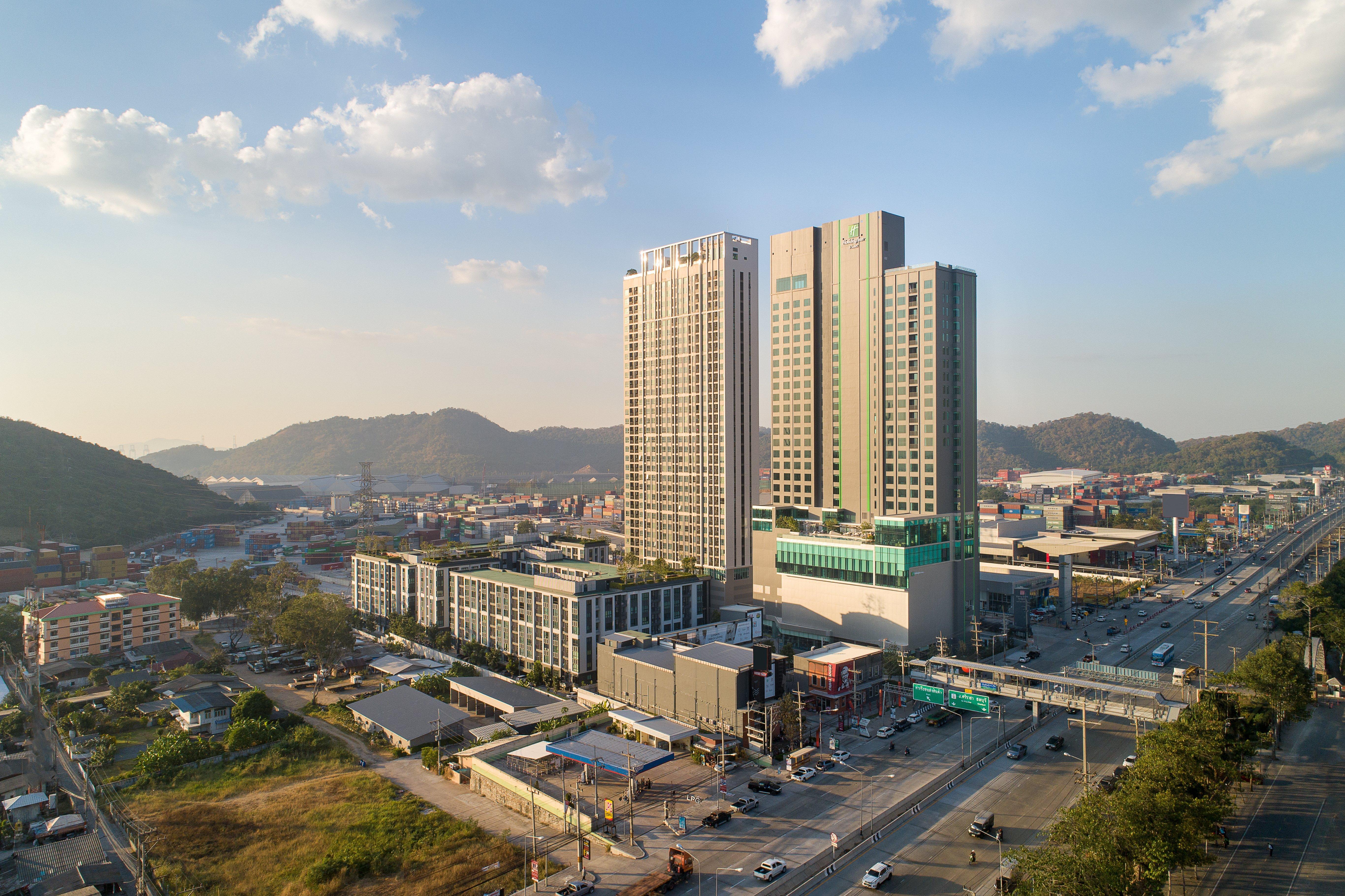 Holiday Inn & Suites Siracha Laemchabang By Ihg Сі-Рача Екстер'єр фото