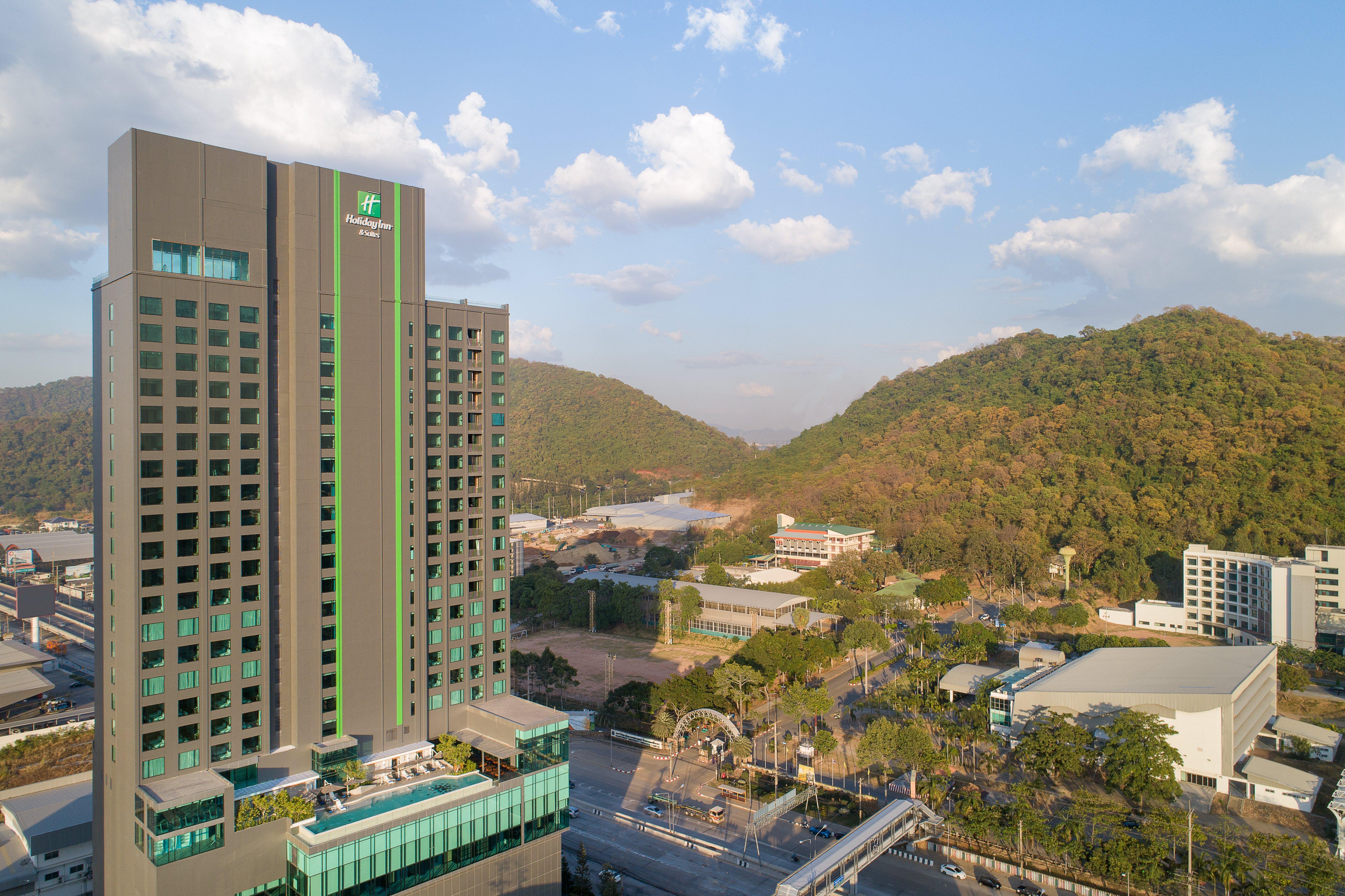 Holiday Inn & Suites Siracha Laemchabang By Ihg Сі-Рача Екстер'єр фото