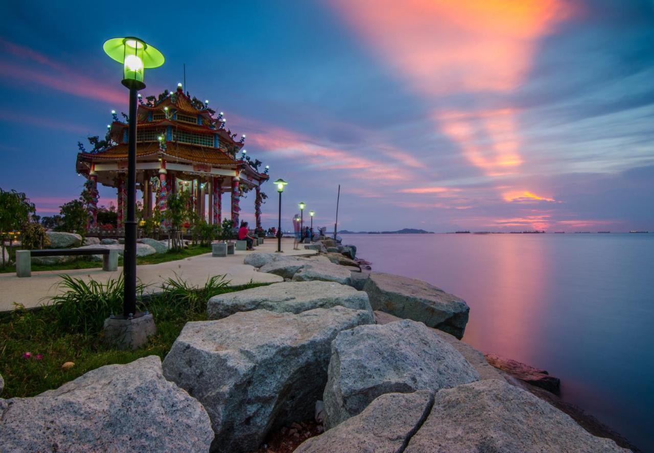 Holiday Inn & Suites Siracha Laemchabang By Ihg Сі-Рача Екстер'єр фото