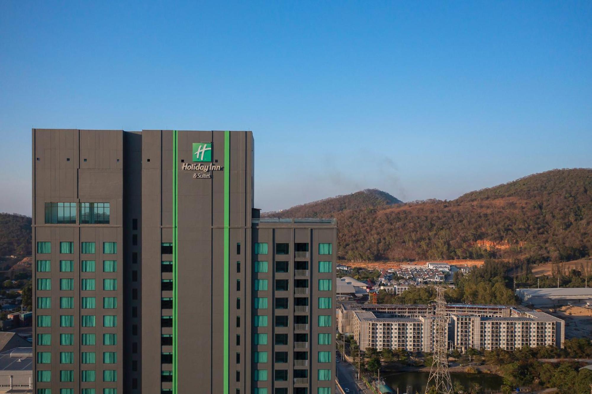 Holiday Inn & Suites Siracha Laemchabang By Ihg Сі-Рача Екстер'єр фото